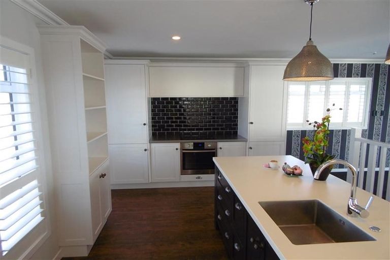 Photo of property in 19 Buller Street, New Plymouth, 4310