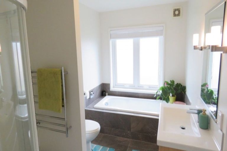 Photo of property in 1 Brompton Close, Richmond Heights, Taupo, 3330