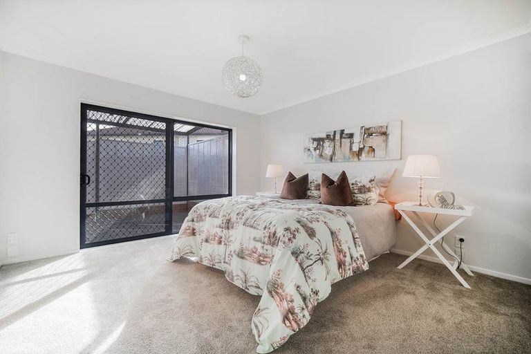 Photo of property in 323 Mahia Road, Weymouth, Auckland, 2103