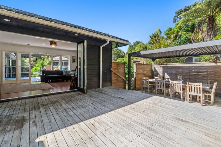 Photo of property in 31 Valley Road, Titirangi, Auckland, 0604