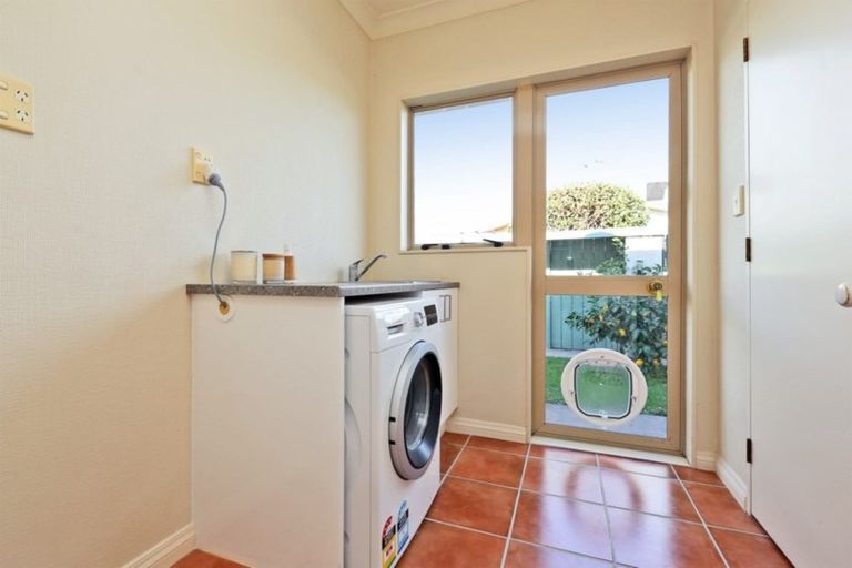 Photo of property in 59 Whiting Crescent, Greenmeadows, Napier, 4112