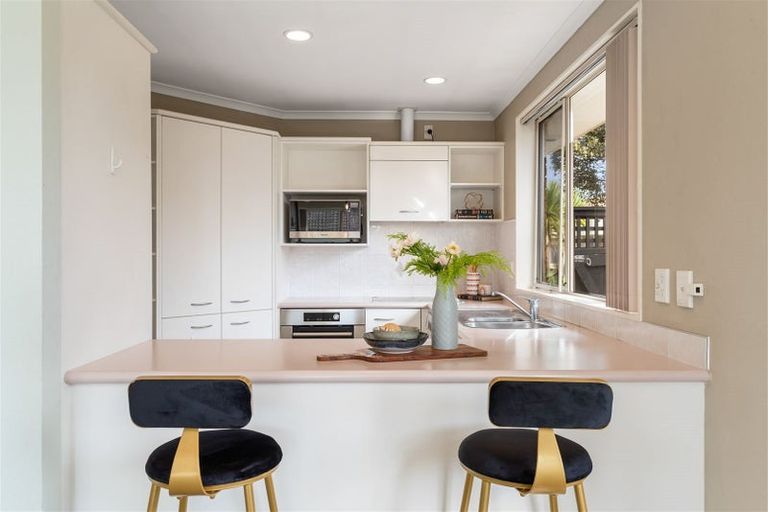 Photo of property in 57 Fernbrook Close, Burswood, Auckland, 2013