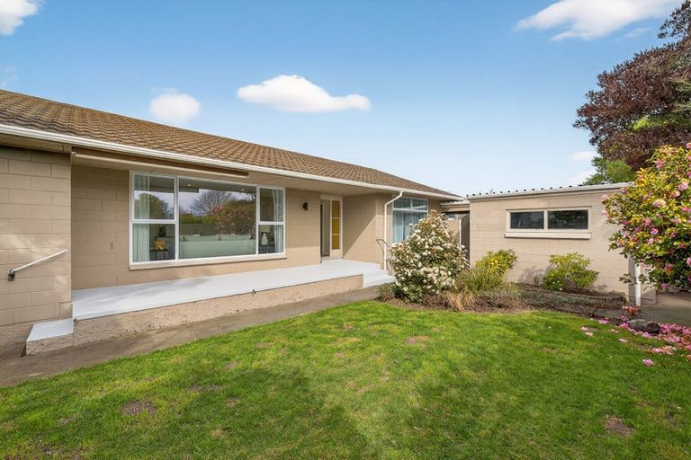 Photo of property in 40 Harrowdale Drive, Avonhead, Christchurch, 8042