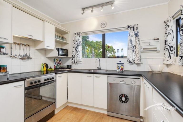 Photo of property in 18 Telstar Place, Beach Haven, Auckland, 0626