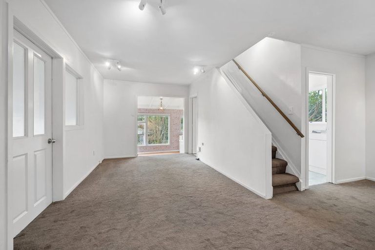 Photo of property in 37 Makiri Street, Helensville, 0800