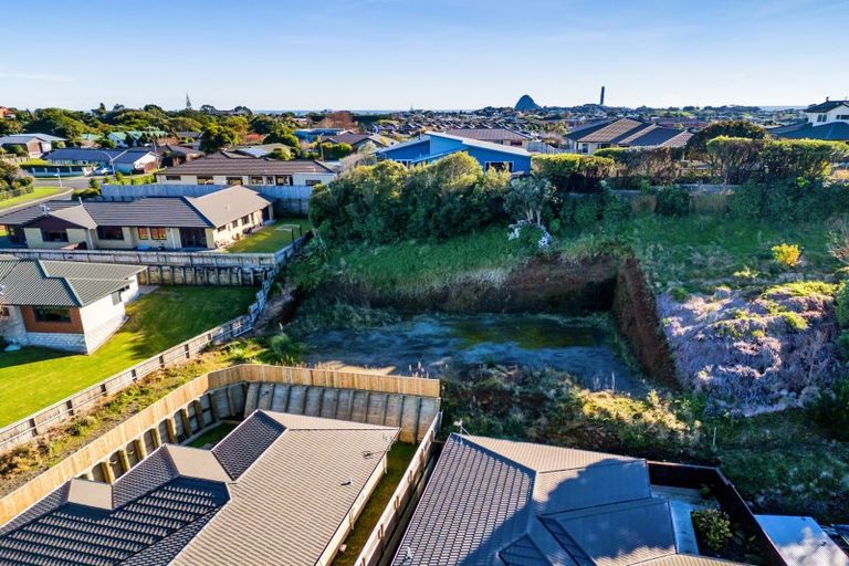 Photo of property in 7 Rotokare Crescent, Whalers Gate, New Plymouth, 4310