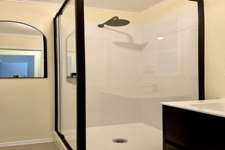 Photo of property in 48 Collier Avenue, Karori, Wellington, 6012