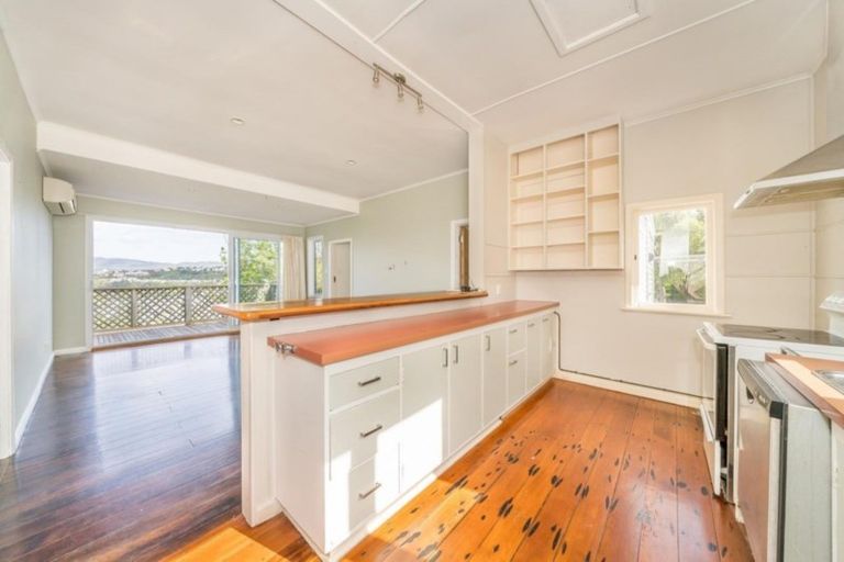 Photo of property in 107 Nevay Road, Miramar, Wellington, 6022