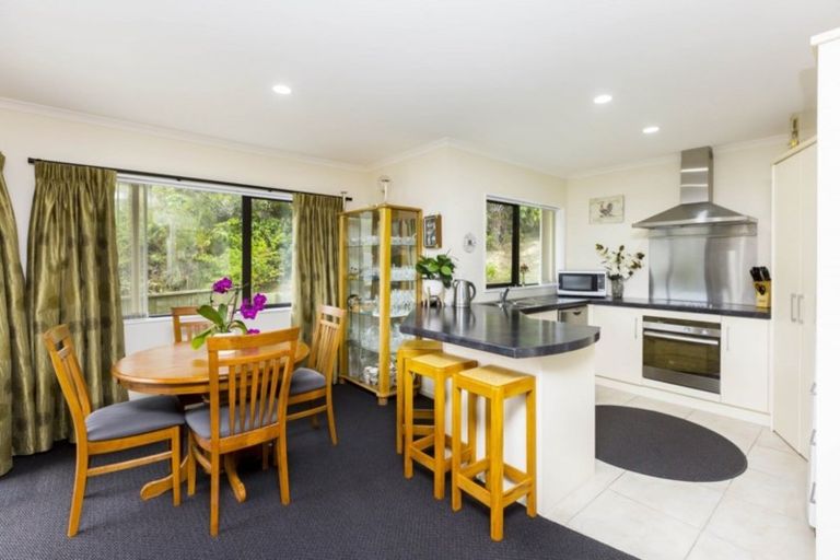 Photo of property in 40 King Charles Drive, Kingsley Heights, Upper Hutt, 5018