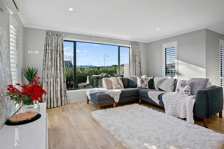 Photo of property in 33 Rose Leigh Drive, Cambridge, 3434