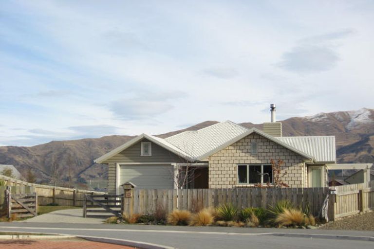 Photo of property in 12 Juno Place, Wanaka, 9305