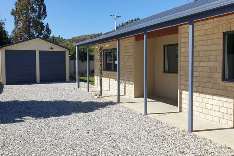 Photo of property in 49 Hopkins Street, Luggate, Cromwell, 9383