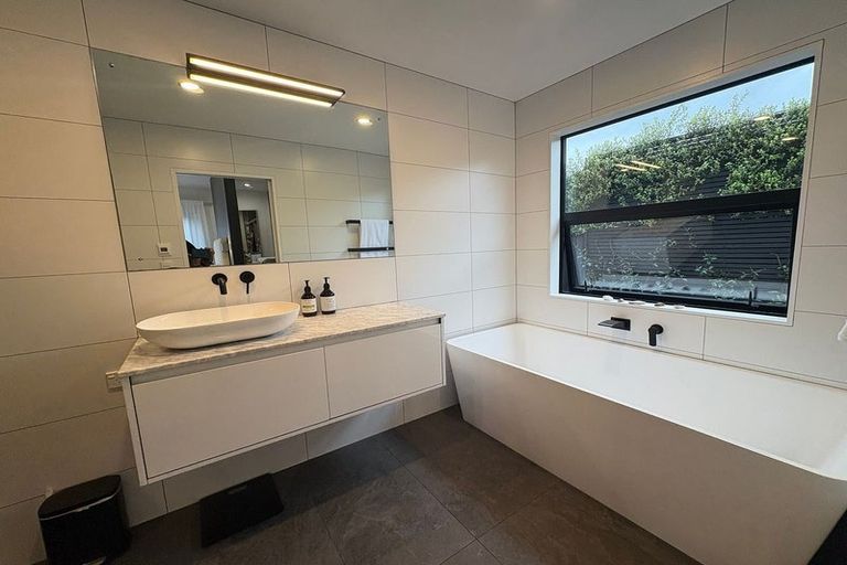 Photo of property in 161 Weston Road, St Albans, Christchurch, 8052