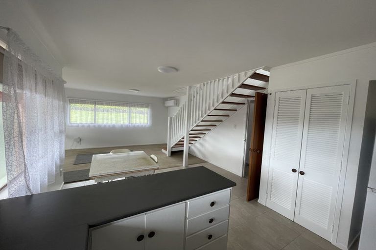 Photo of property in 1/4 Landseer Place, Blockhouse Bay, Auckland, 0600