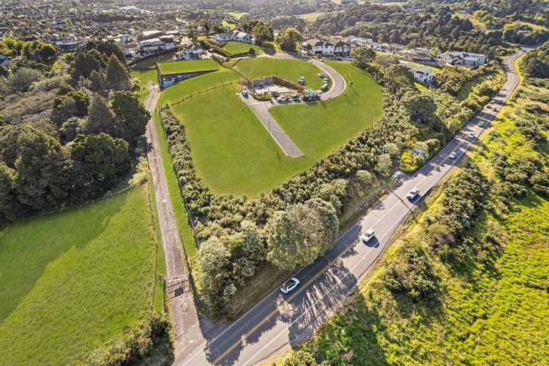 Photo of property in 40 Henriette Place, Totara Park, Auckland, 2105