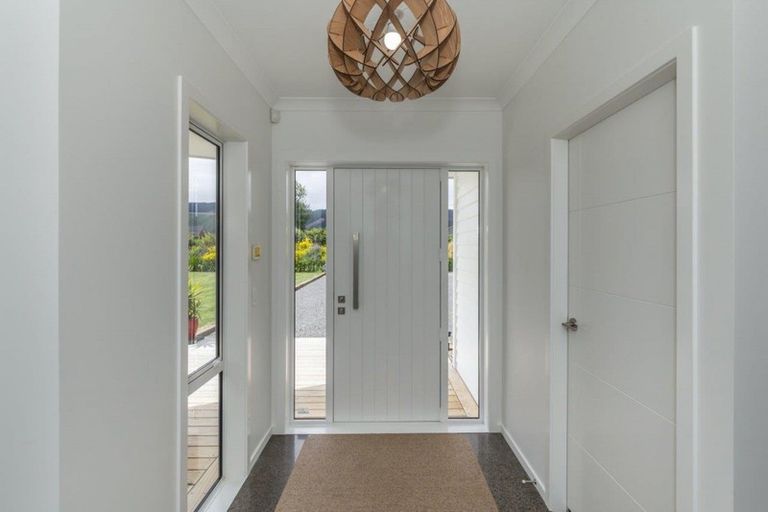 Photo of property in 33 Wakefield Road, Levin, 5571