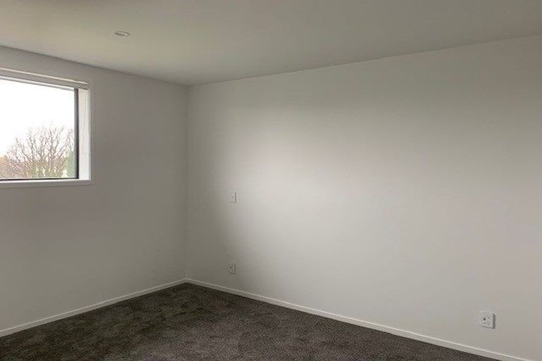 Photo of property in 2/183 Cambridge Terrace, Fairfield, Lower Hutt, 5011