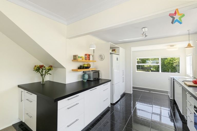 Photo of property in 80 Korokoro Road, Korokoro, Lower Hutt, 5012