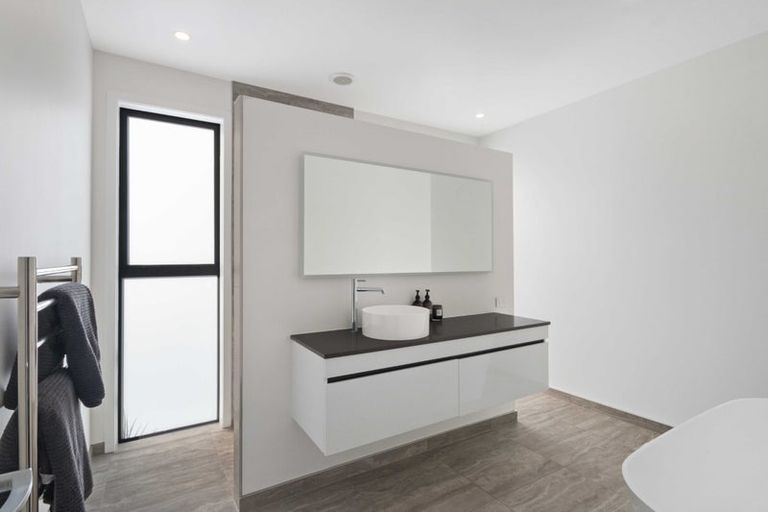 Photo of property in 17 Awatea Drive, Whitianga, 3510