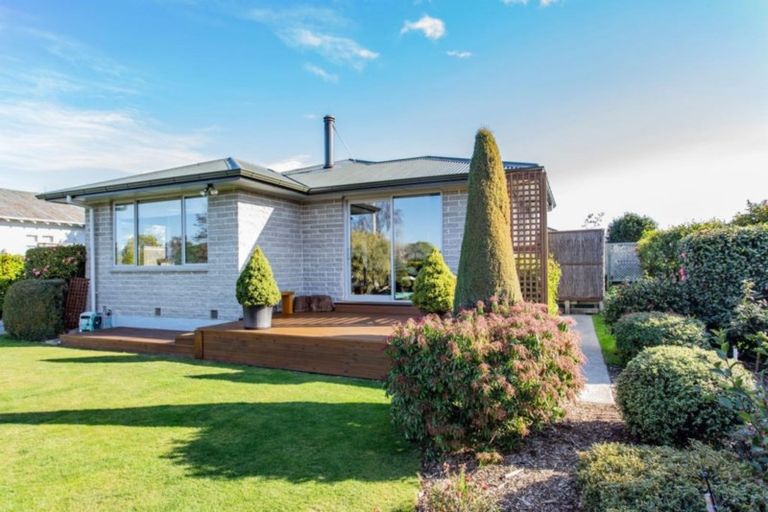 Photo of property in 9 Clayton Road, Amberley, 7410