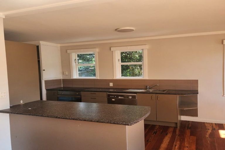 Photo of property in 44 Edmonton Road, Henderson, Auckland, 0612
