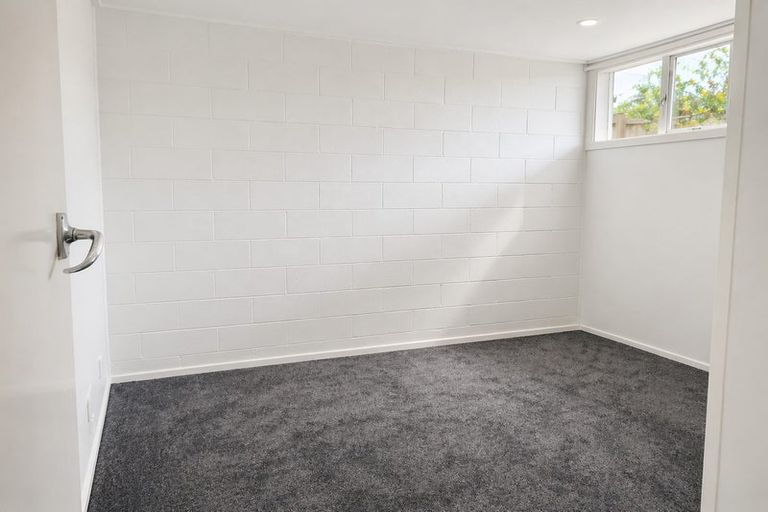 Photo of property in 16a Dallinghoe Crescent, Milford, Auckland, 0620