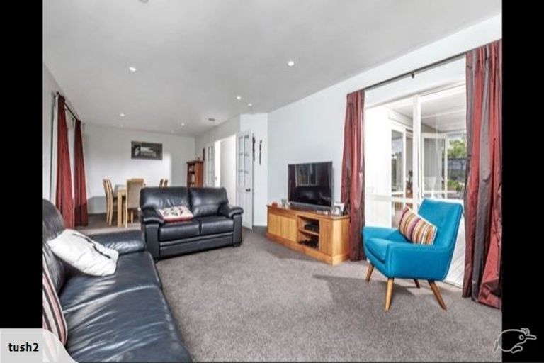 Photo of property in 10 Crestview Place, Browns Bay, Auckland, 0630