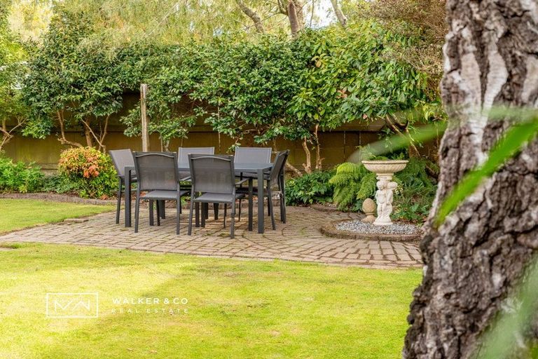 Photo of property in 2/54 Heretaunga Square, Silverstream, Upper Hutt, 5019