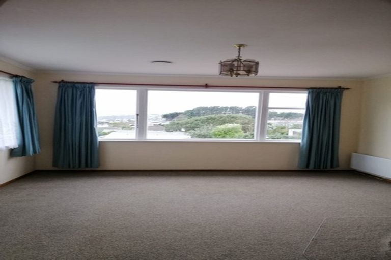 Photo of property in 32 Arapiko Street, Johnsonville, Wellington, 6037
