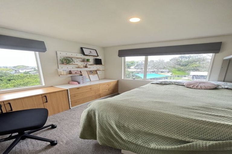 Photo of property in 3/57 Gladstone Road, Northcote, Auckland, 0627