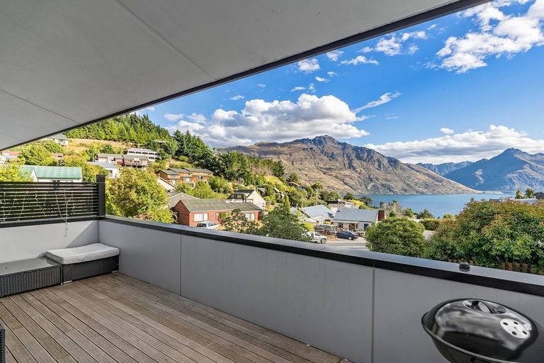 Photo of property in 27 Watts Road, Fernhill, Queenstown, 9300