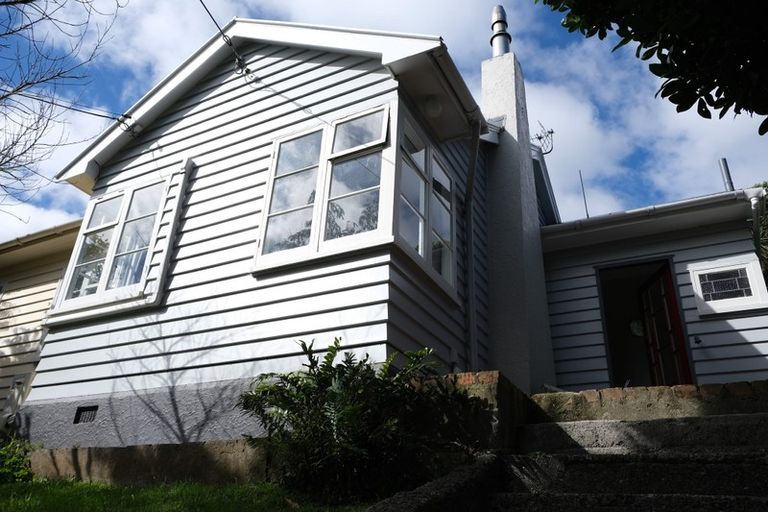 Photo of property in 27 Harland Street, Brooklyn, Wellington, 6021