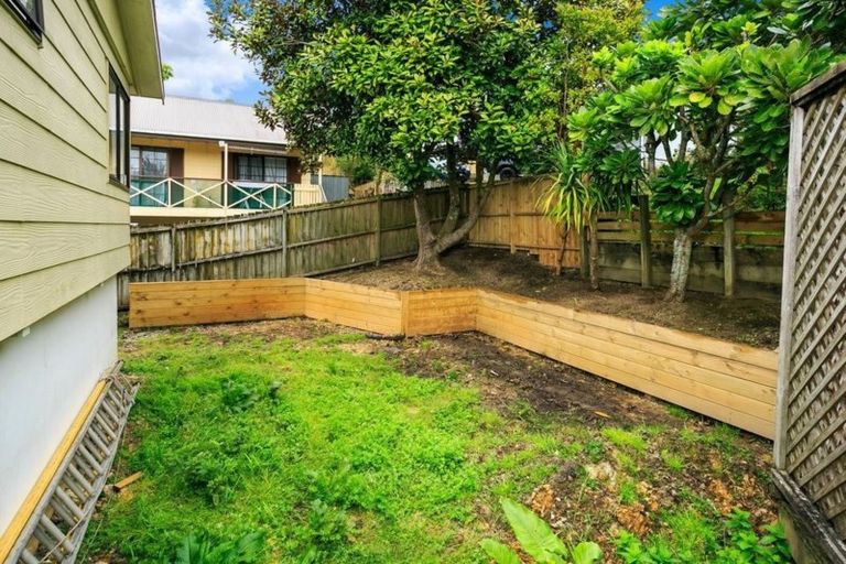 Photo of property in 1/129 Stredwick Drive, Torbay, Auckland, 0630