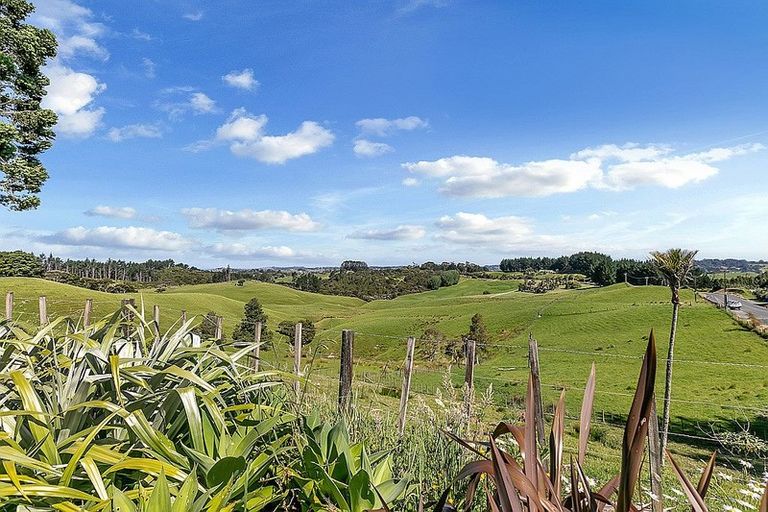 Photo of property in 278 Upper Orewa Road, Wainui, Silverdale, 0992