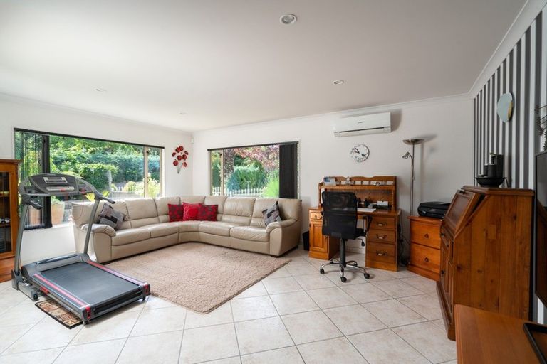 Photo of property in 166 Lake Terrace, Hilltop, Taupo, 3330