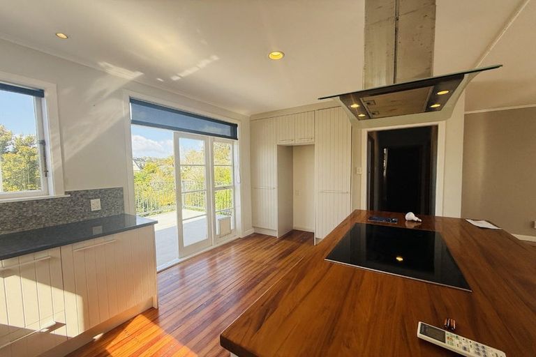 Photo of property in 90 Arran Road, Browns Bay, Auckland, 0630