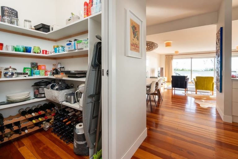 Photo of property in 121 The Parade, Paekakariki, 5034