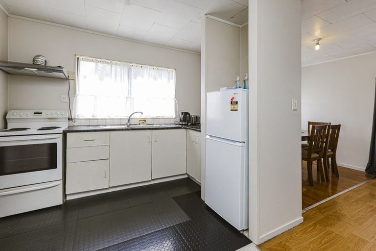 Photo of property in 1/22 Barneys Farm Road, Clendon Park, Auckland, 2103