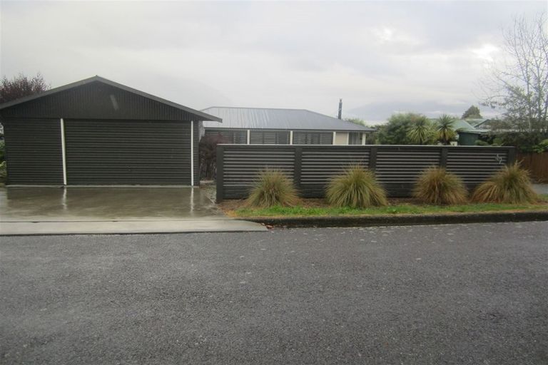 Photo of property in 42 Koe Street, Moana, 7872