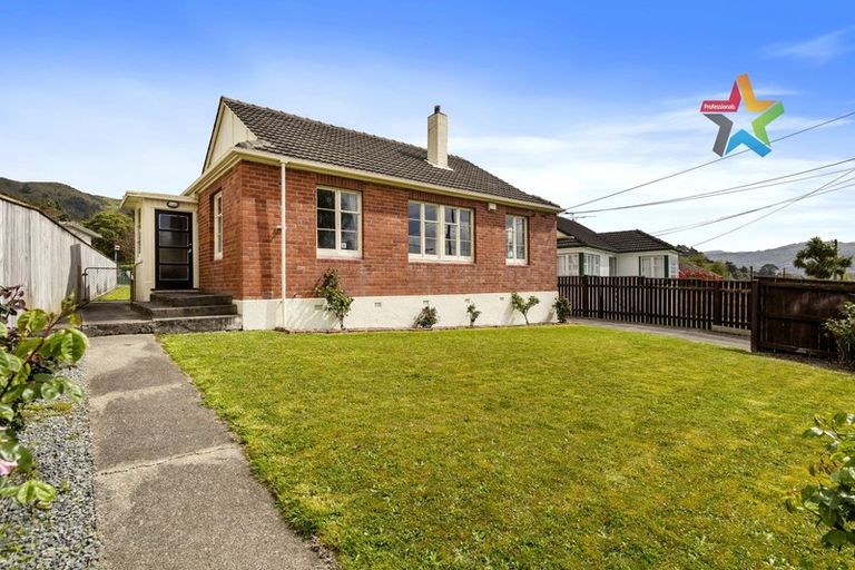 Photo of property in 16 Cleland Crescent, Naenae, Lower Hutt, 5011