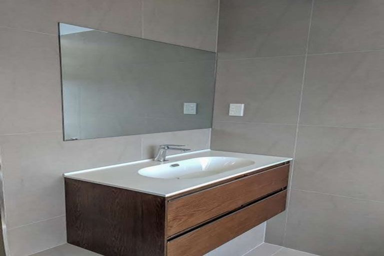 Photo of property in 29 Marina View Drive, West Harbour, Auckland, 0618