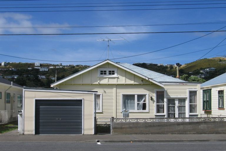 Photo of property in 59 Derwent Street, Island Bay, Wellington, 6023