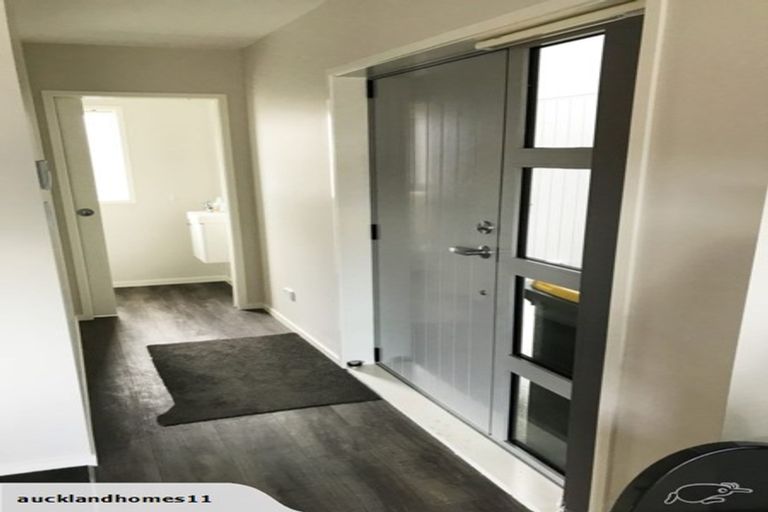 Photo of property in 4 Ruhanui Lane, Pakuranga Heights, Auckland, 2010