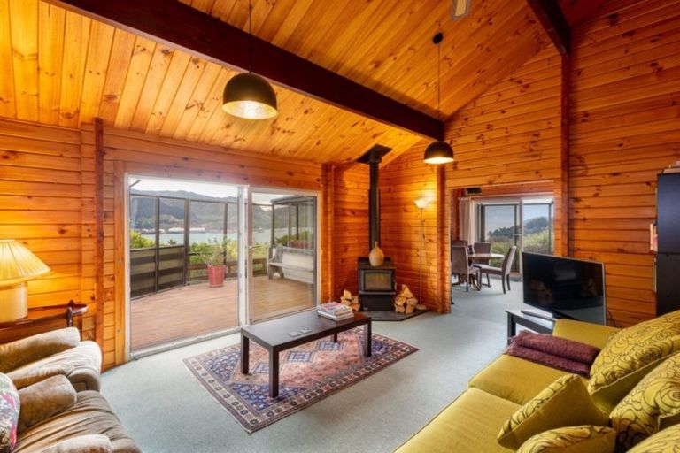Photo of property in 19 Koromiko Crescent, Diamond Harbour, Lyttelton, 8971
