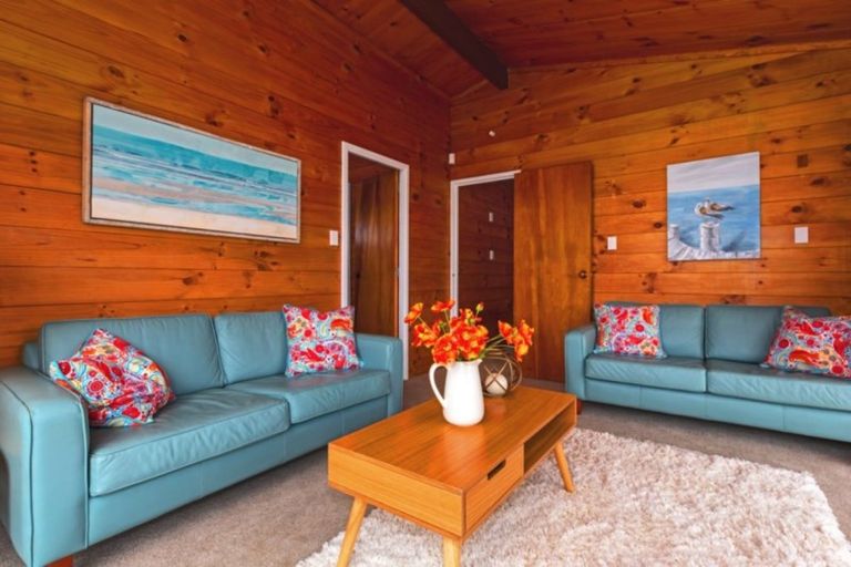 Photo of property in 6 Waiho Terrace, Elsdon, Porirua, 5022