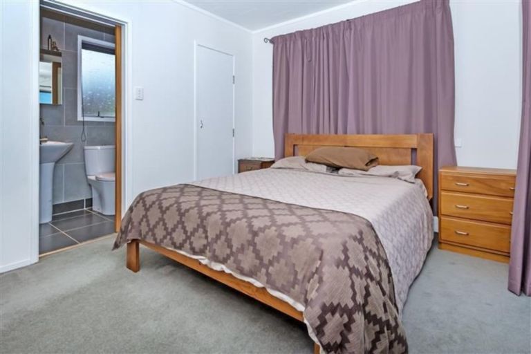 Photo of property in 168 Cascades Road, Pakuranga Heights, Auckland, 2010