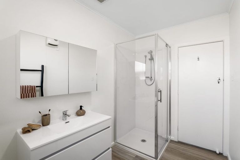 Photo of property in 2 Freebairn Street, Redwood, Christchurch, 8051