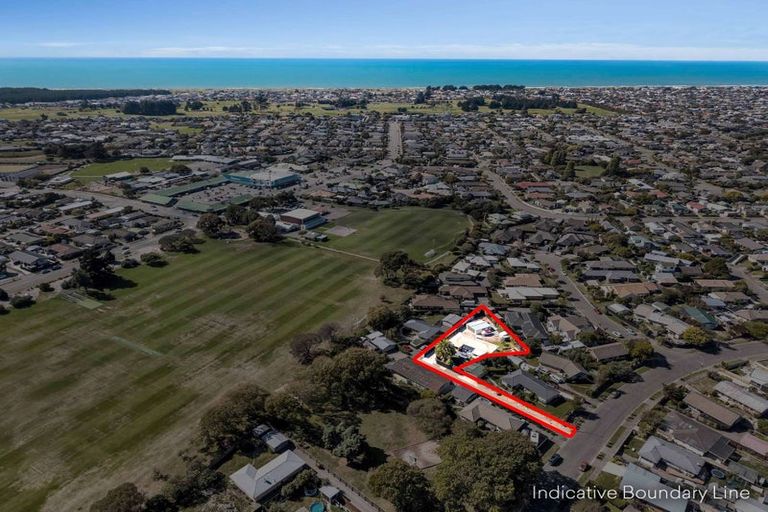 Photo of property in 58a Cottonwood Street, Parklands, Christchurch, 8083