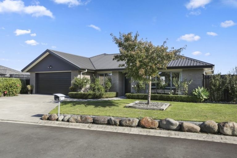 Photo of property in 14 Wentworth Lane, Waiwhakaiho, New Plymouth, 4312