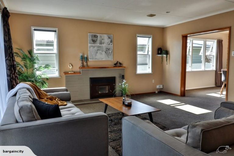 Photo of property in 9 Leslie Avenue, Cloverlea, Palmerston North, 4412